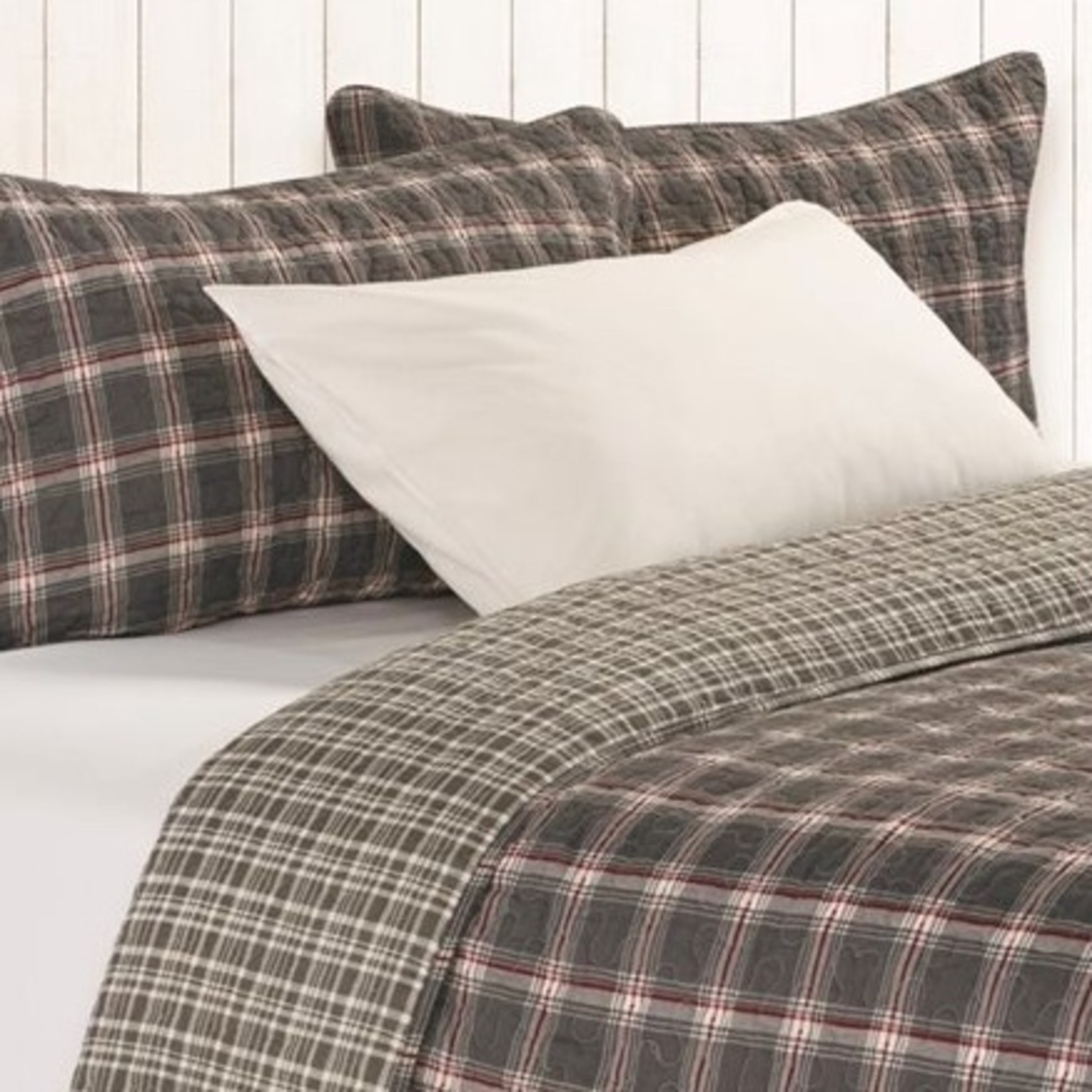 Brunelli Robert Queen Quilt & 2 Shams