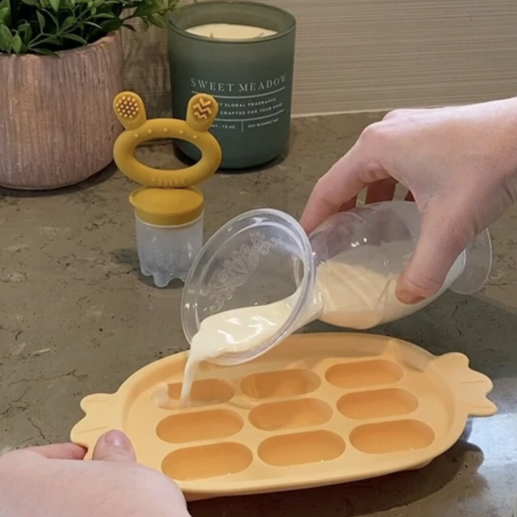 Haakaa Silicone Nibble Tray-Banana