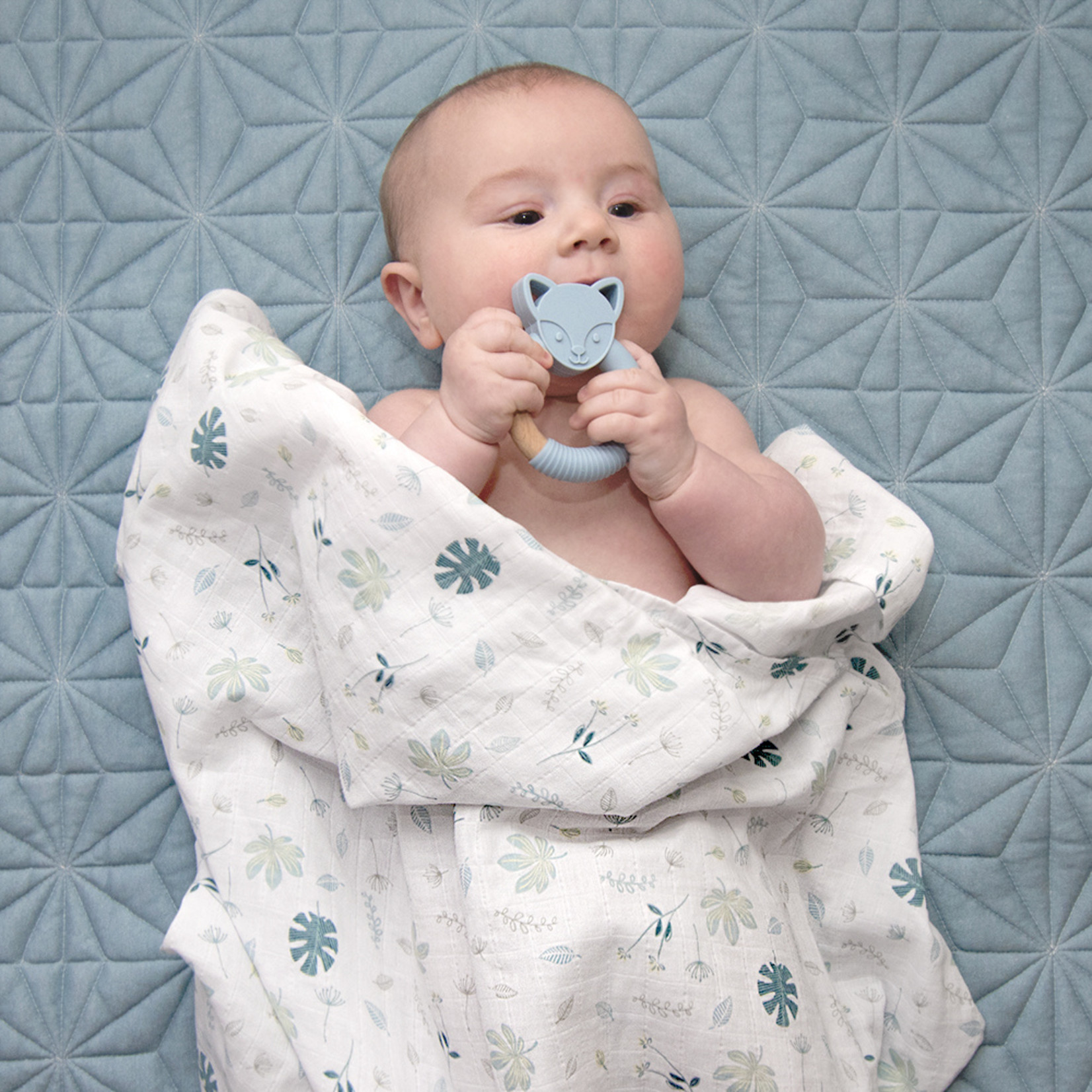 Living Textiles Organic Muslin Swaddle & Teether Gift Set - Banana leaf/Teal