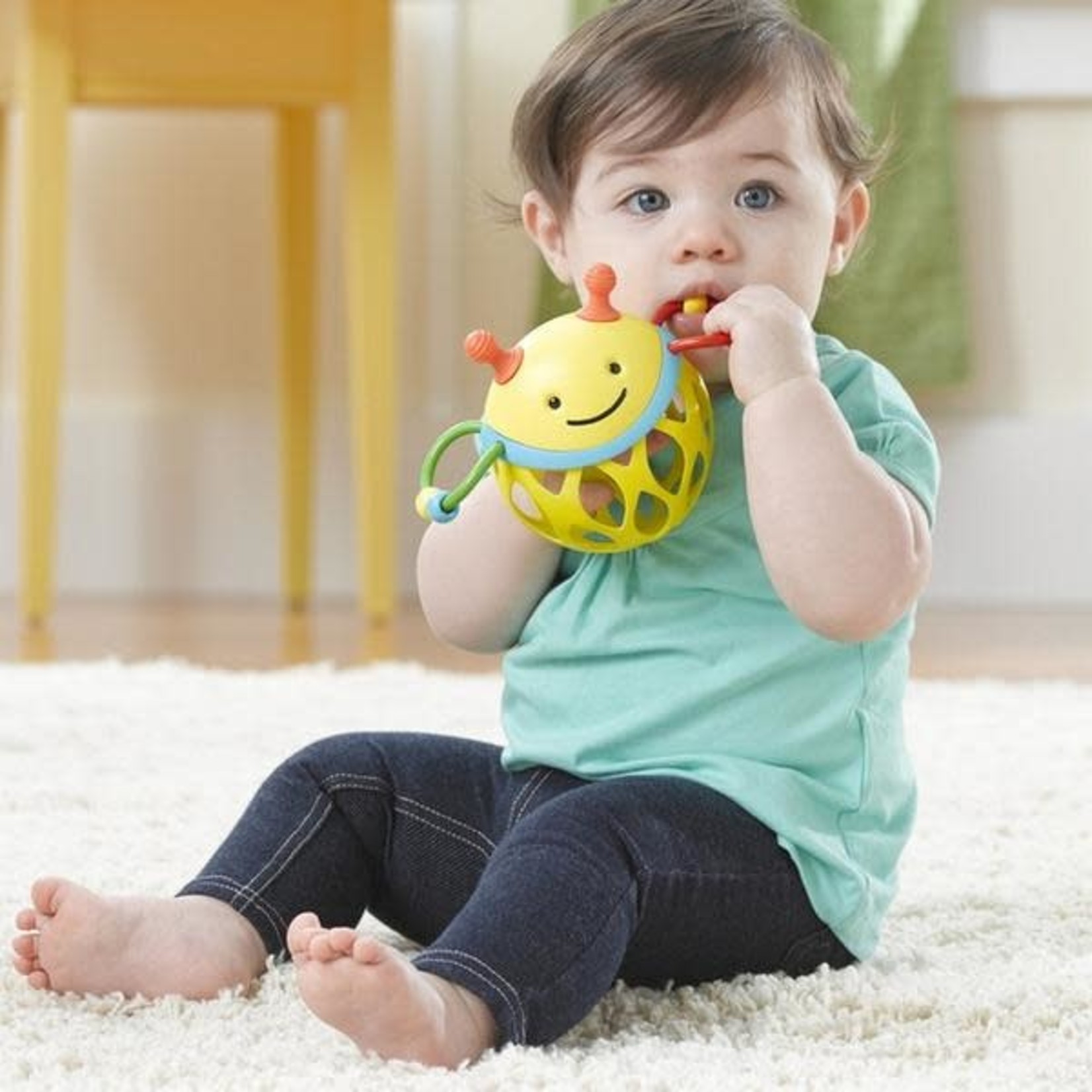 Skip Hop EXPLORE & MORE ROLL AROUND RATTLE Bee
