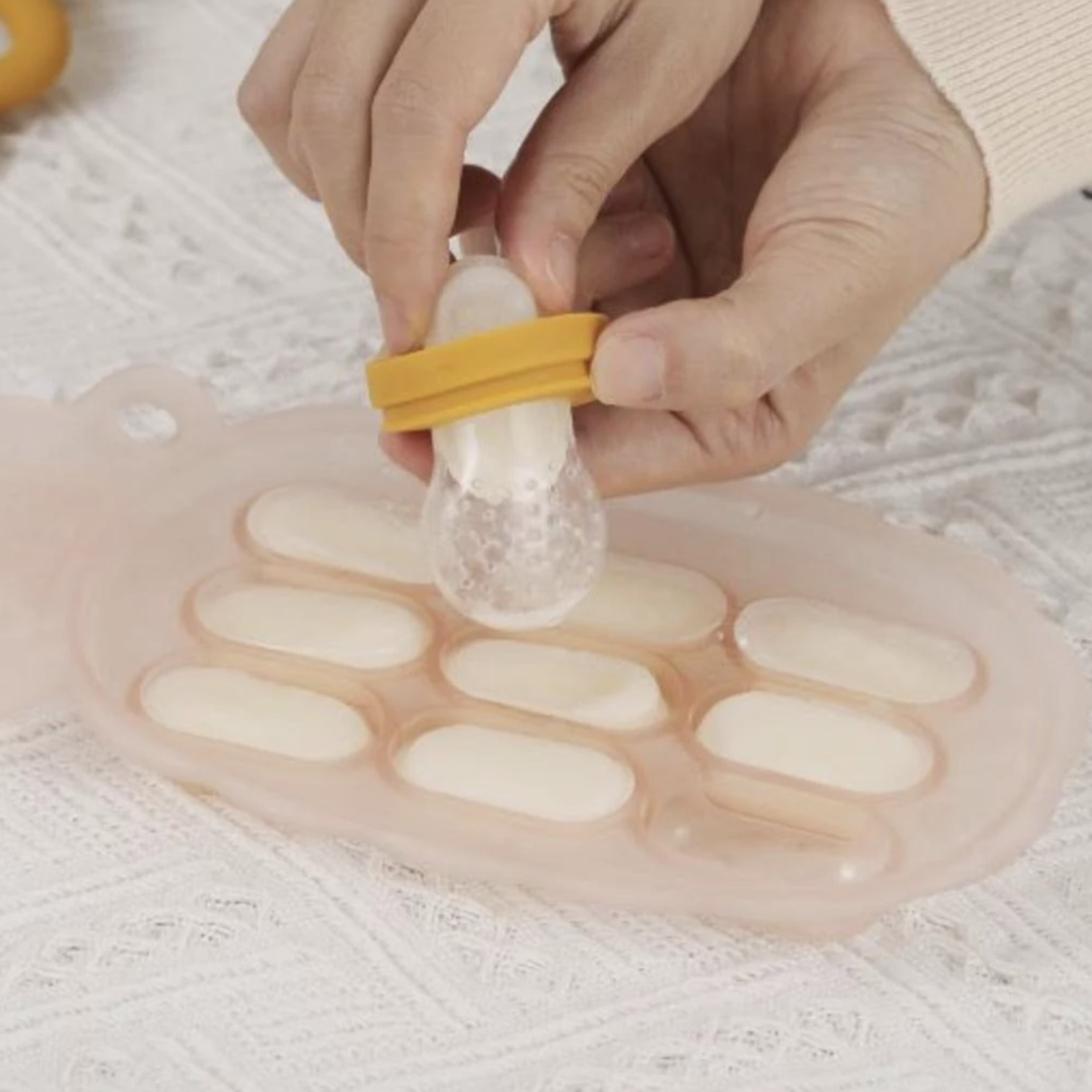 Haakaa Silicone Pineapple Nibble Tray-Blush(New)