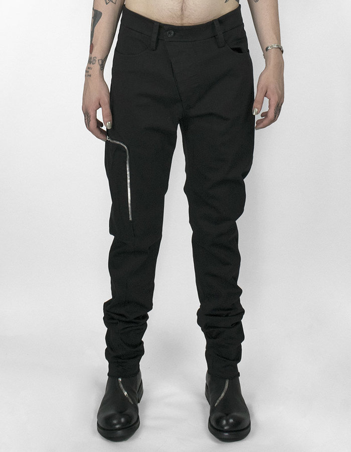 LOST AND FOUND ROOMS SLIM PANT WITH ZIPPERED POCKET - BLACK