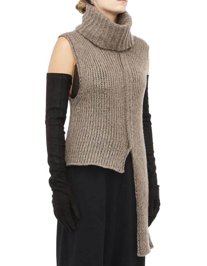 STUDIO B3 KNIT MERINO TURTLENECK VEST - BROWN