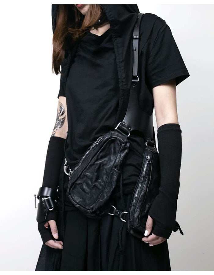 TEO + NG KYU LEATHER POUCH HARNESS