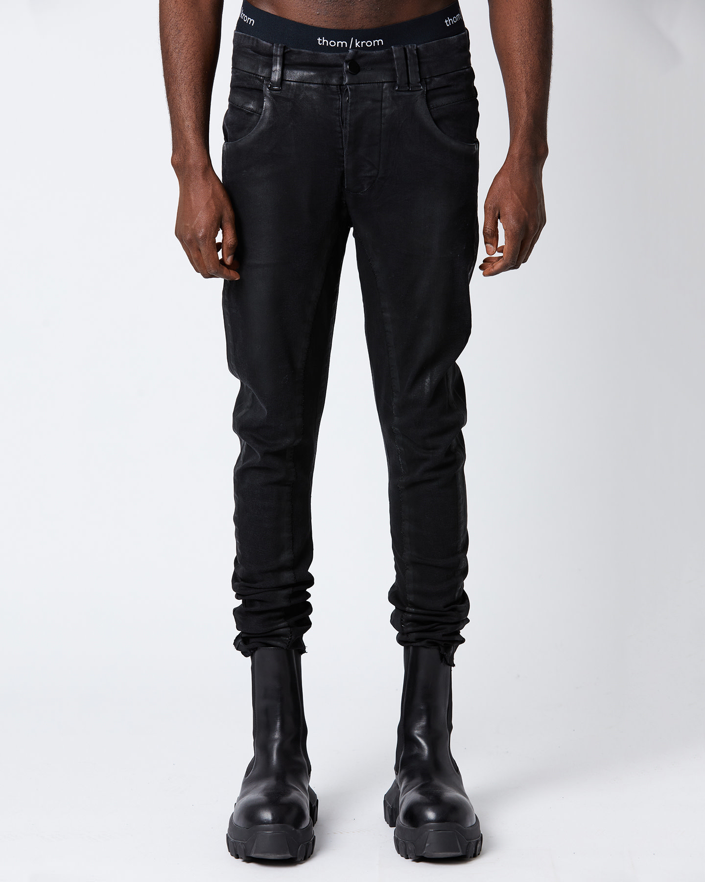 RESINATED STRETCH SLIM FIT JEAN