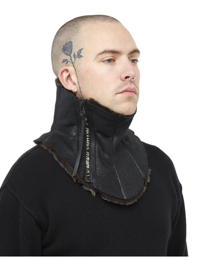 D. HYGEN FRENCH LAMB MOUTON ZIPPERED NECK GAITER