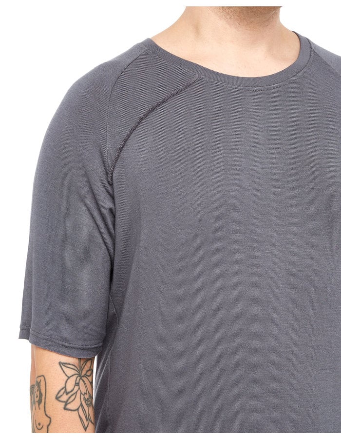 LA HAINE INSIDE US STRETCH VISCOSE ASYMMETRIC SEAM DETAIL TEE - GREY