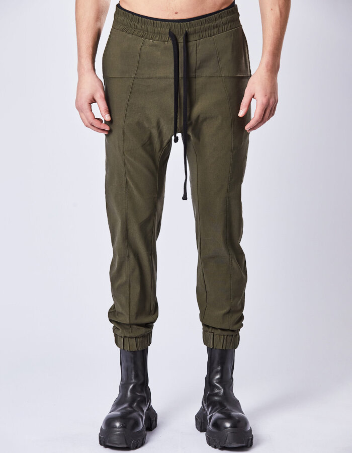 THOM KROM VISCOSE & NYLON STRETCH FITTED SEAM DETAIL JOGGER - HUNT GREEN