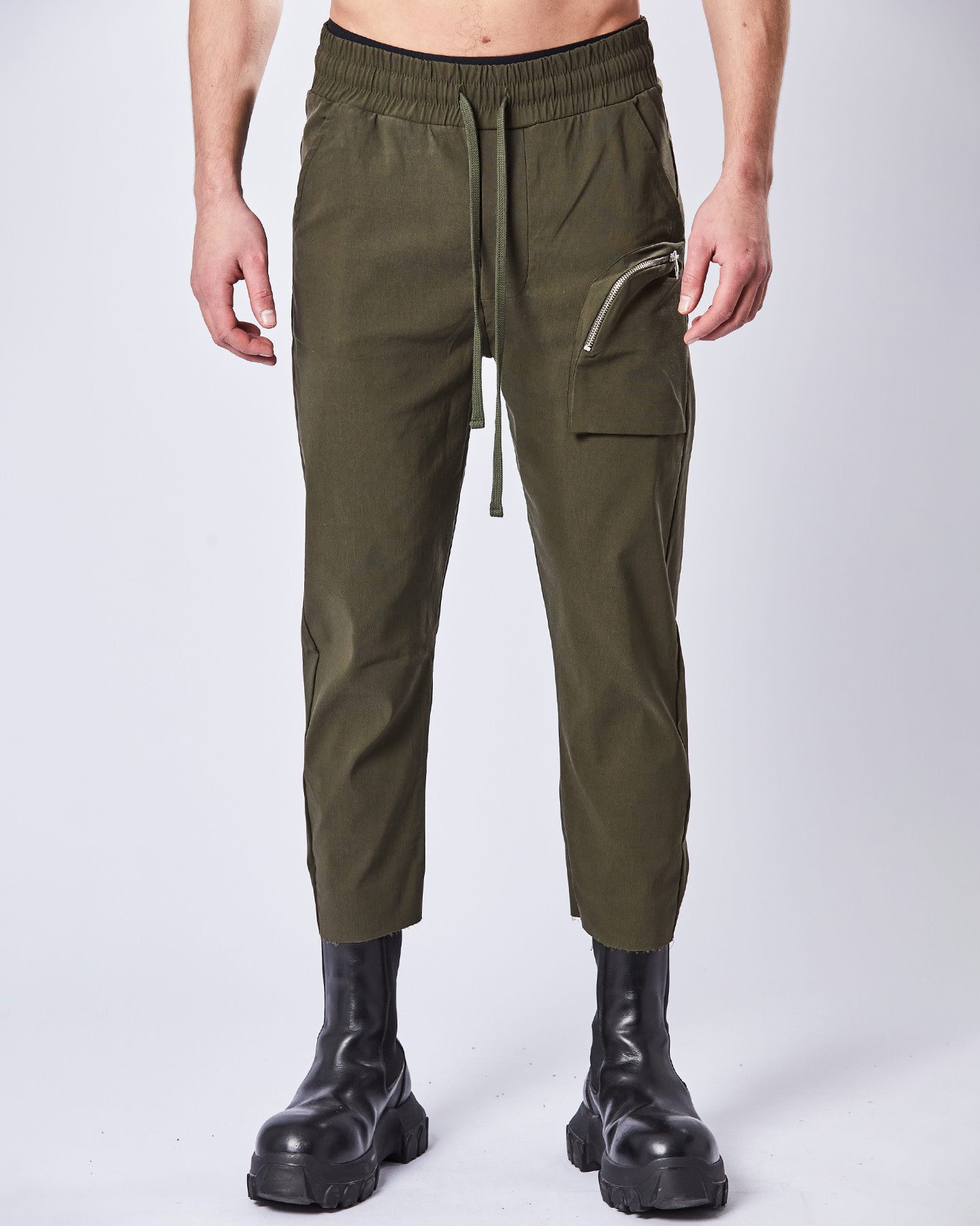 VISCOSE & NYLON 3D POCKET CROPPED TROUSER - HUNT GREEN