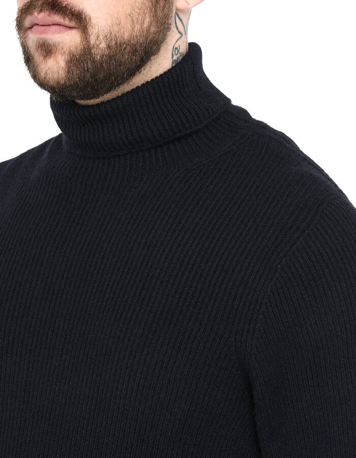 ISAAC SELLAM EXPERIENCE PERVERS HIGH GAUGE KNIT CASHMERE TURTLENECK