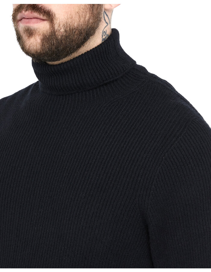 ISAAC SELLAM EXPERIENCE PERVERS HIGH GAUGE KNIT CASHMERE TURTLENECK