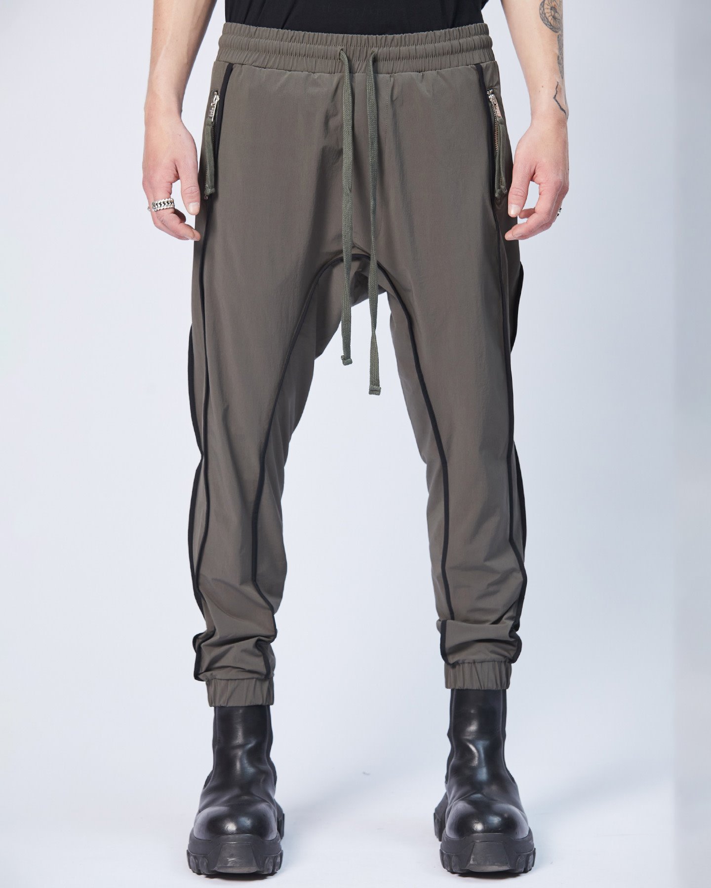 HYPER STRETCH NYLON JOGGER WITH CONTRAST PIPING - IVY