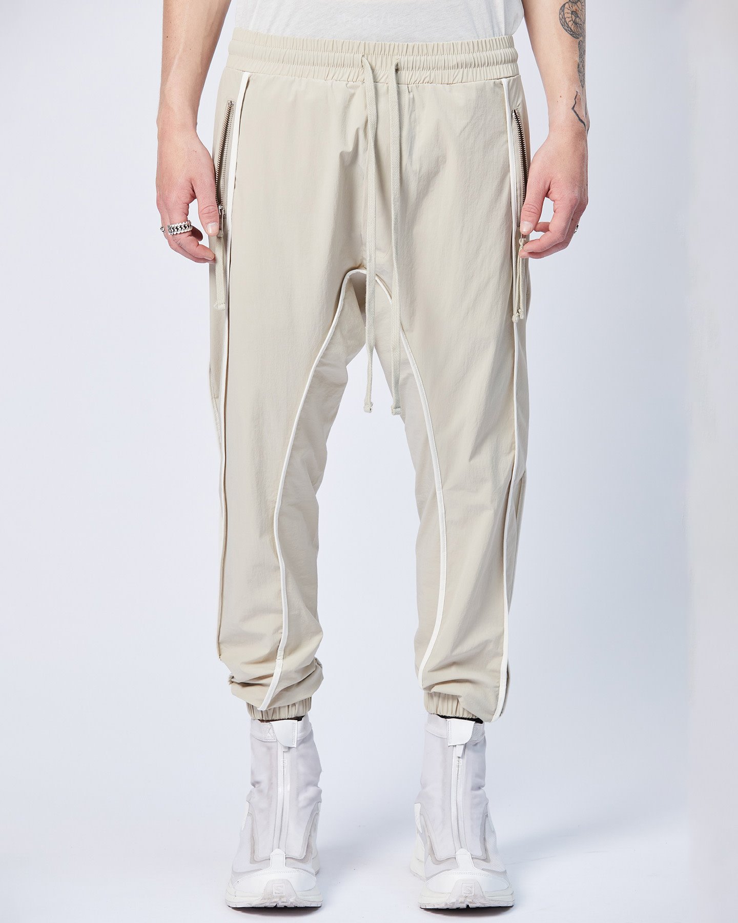 HYPER STRETCH NYLON JOGGER WITH CONTRAST PIPING - SAND