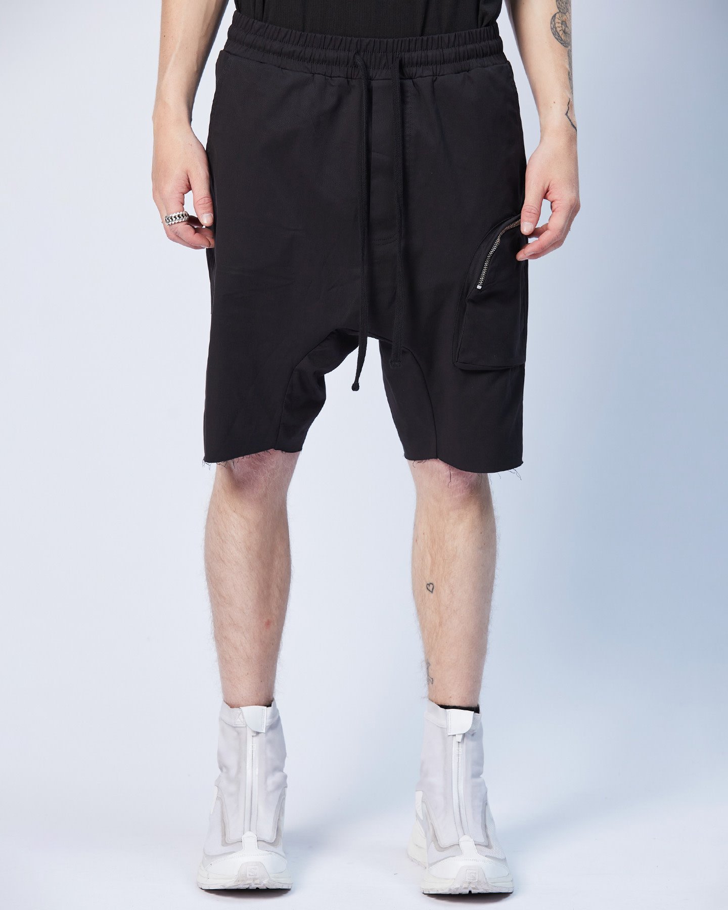 STRETCH COTTON DROP CROTCH SHORT W/ 3D ZIP POCKET - BLACK