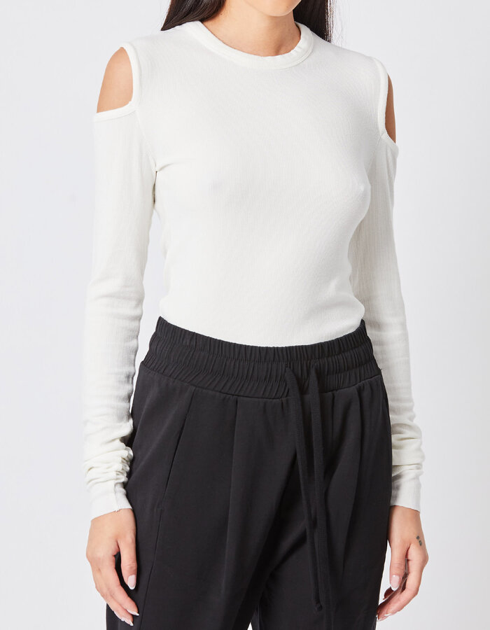 THOM KROM RIBBED MODAL CUT-OUT SHOULDER LONGSLEEVE - OFF WHITE
