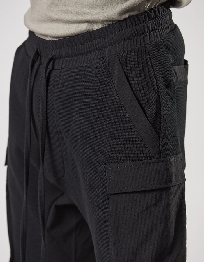 THOM KROM MINI POCKET STRETCH COTTON WAFFLE CARGO JOGGER - BLACK