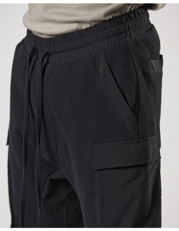 THOM KROM MINI POCKET STRETCH COTTON WAFFLE CARGO JOGGER - BLACK