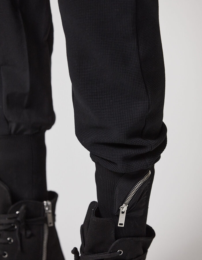 THOM KROM MINI POCKET STRETCH COTTON WAFFLE CARGO JOGGER - BLACK