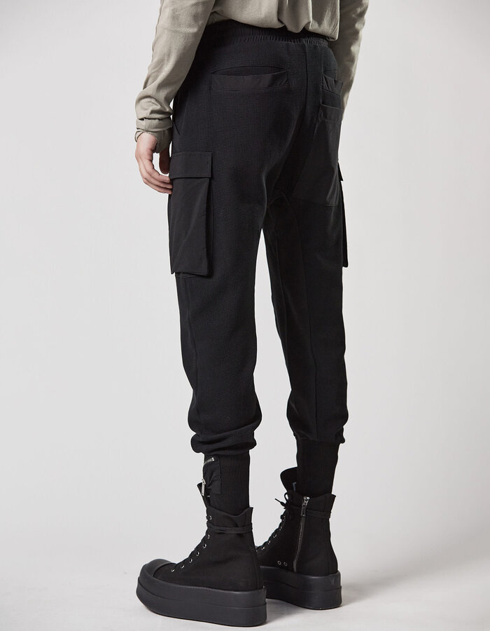 THOM KROM MINI POCKET STRETCH COTTON WAFFLE CARGO JOGGER - BLACK
