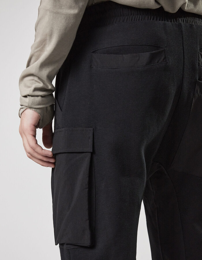THOM KROM MINI POCKET STRETCH COTTON WAFFLE CARGO JOGGER - BLACK
