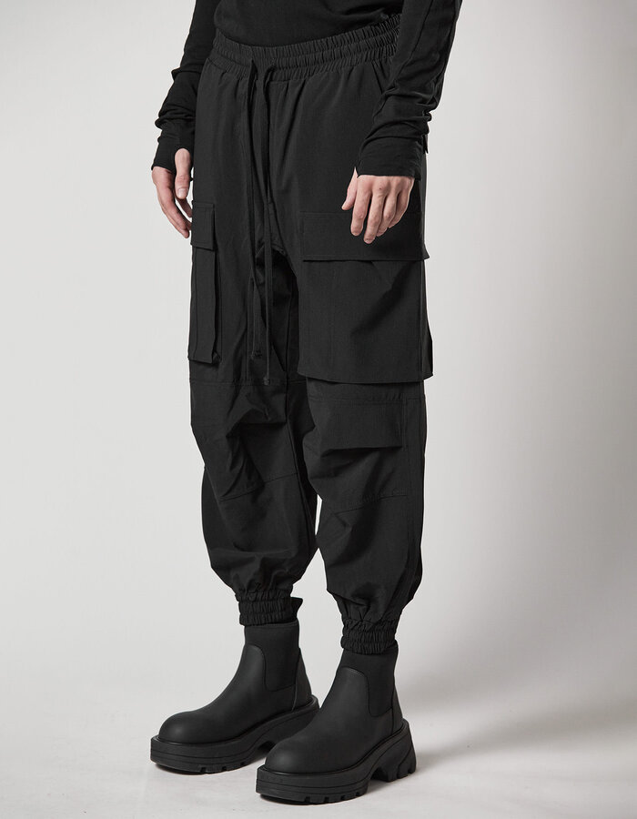 THOM KROM STRETCH NYLON RIP-STOP CARGO JOGGERS - BLACK