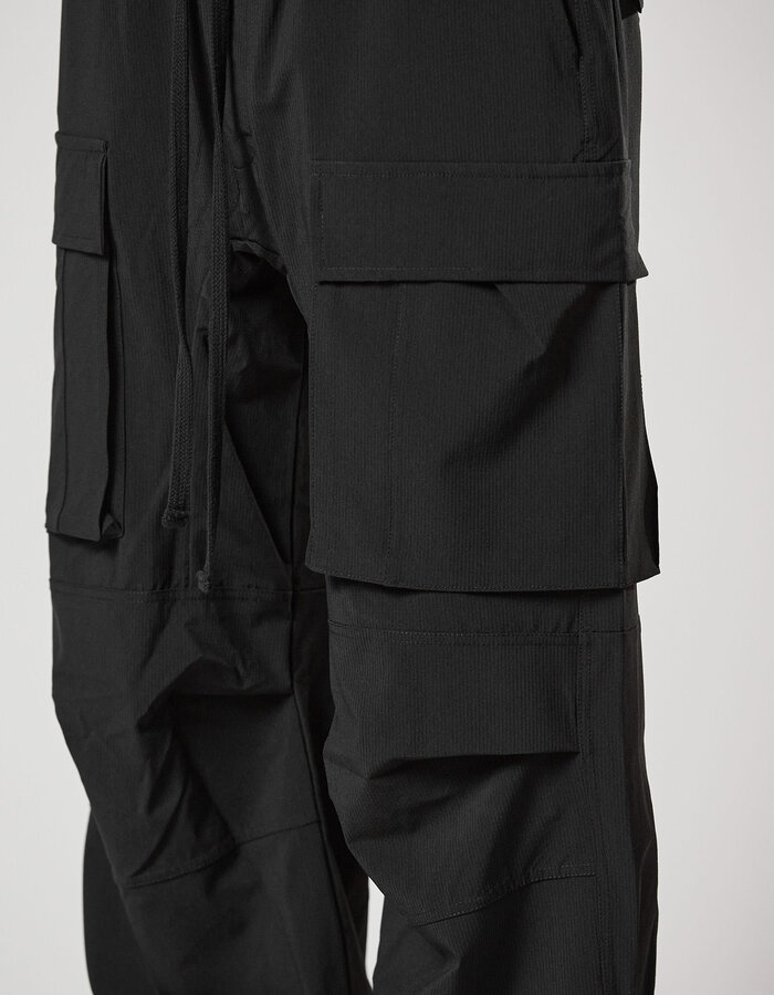 THOM KROM STRETCH NYLON RIP-STOP CARGO JOGGERS - BLACK