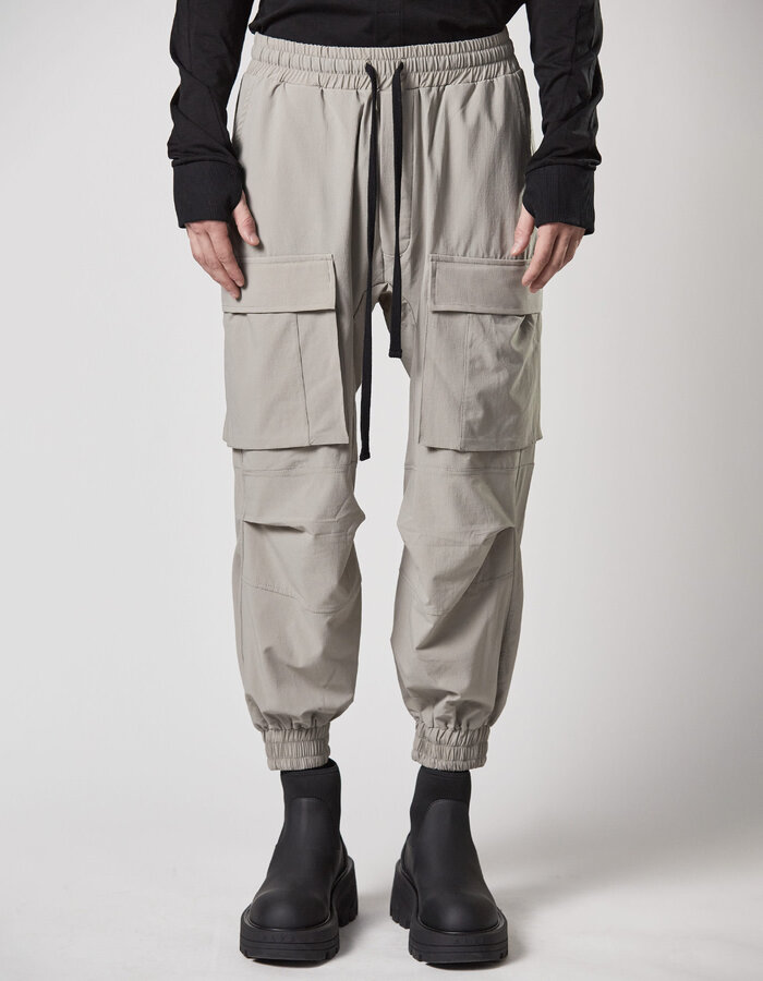 THOM KROM STRETCH NYLON RIP-STOP CARGO JOGGERS - MOONBEAM