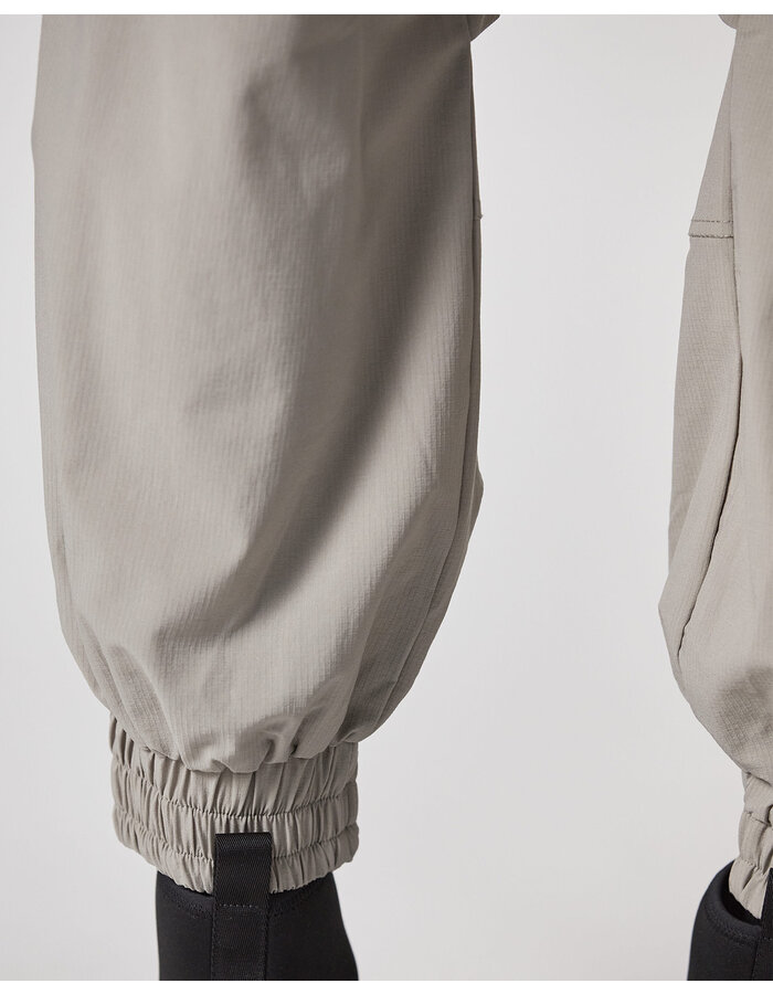THOM KROM STRETCH NYLON RIP-STOP CARGO JOGGERS - MOONBEAM