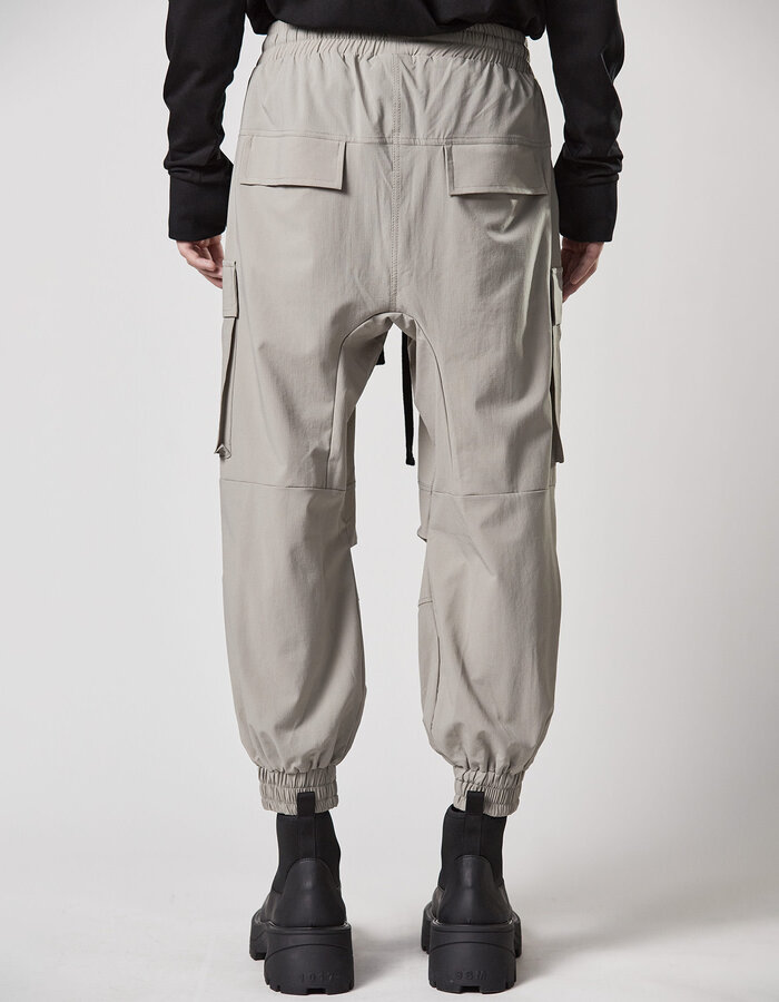 THOM KROM STRETCH NYLON RIP-STOP CARGO JOGGERS - MOONBEAM