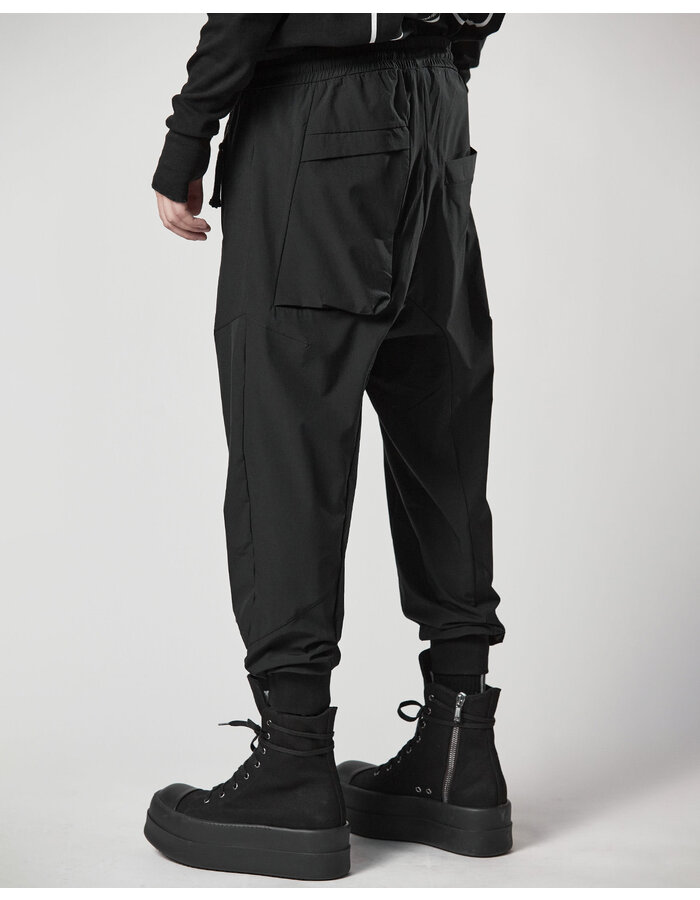 THOM KROM HYPER-STRETCH NYLON DARTED JOGGER - BLACK