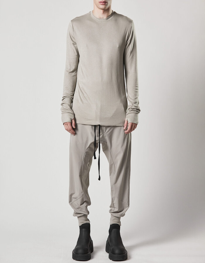 THOM KROM HYPER-STRETCH NYLON DARTED JOGGER - MOONBEAM