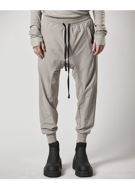 THOM KROM HYPER-STRETCH NYLON DARTED JOGGER - MOONBEAM