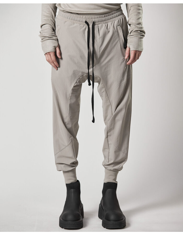 THOM KROM HYPER-STRETCH NYLON DARTED JOGGER - MOONBEAM