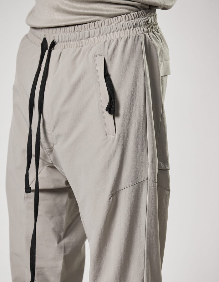 THOM KROM HYPER-STRETCH NYLON DARTED JOGGER - MOONBEAM