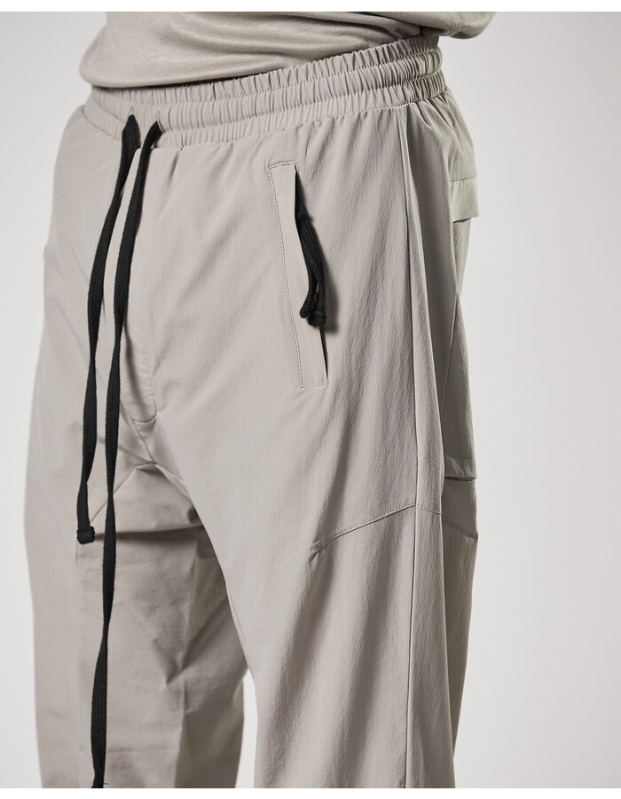 THOM KROM HYPER-STRETCH NYLON DARTED JOGGER - MOONBEAM