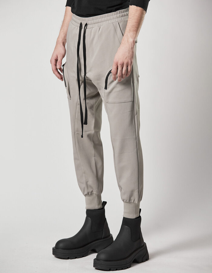 THOM KROM CURVE ZIP POCKET FITTED CARGO JOGGER - MOONBEAM