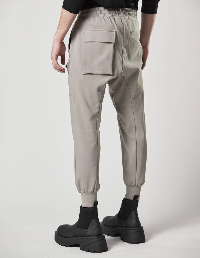 THOM KROM CURVE ZIP POCKET FITTED CARGO JOGGER - MOONBEAM