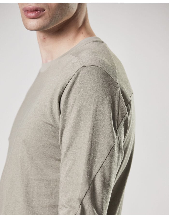 THOM KROM COTTON MODAL FITTED LONGSLEEVE WITH RIB INSERTS - MOONBEAM