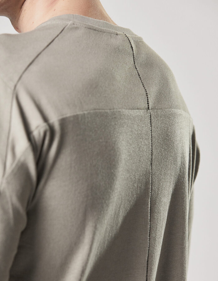 THOM KROM COTTON MODAL FITTED LONGSLEEVE WITH RIB INSERTS - MOONBEAM