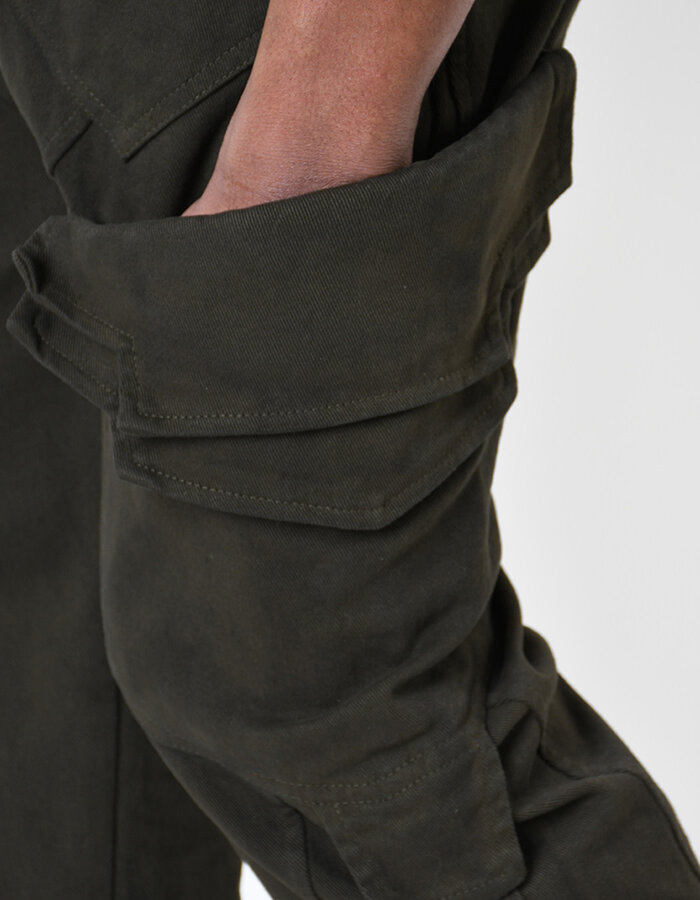 LA HAINE INSIDE US STRETCH DENIM MULTI POCKET CARGO JEANS - GREEN