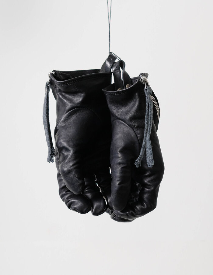 0.HIDE ZIPPED GLOVES