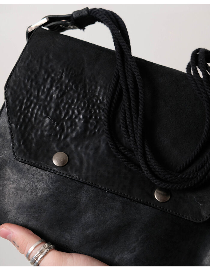 0.HIDE FLAP BAG