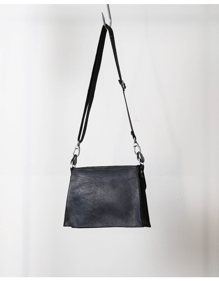 0.HIDE FLAP BAG