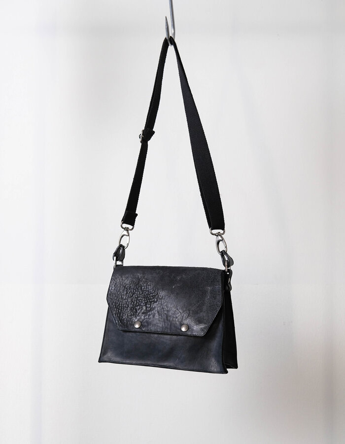 0.HIDE FLAP BAG