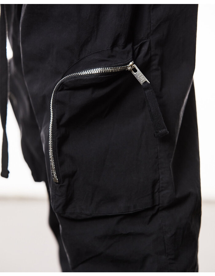 THOM KROM LIGHT COTTON CURVE ZIP CARGO TROUSER - BLACK