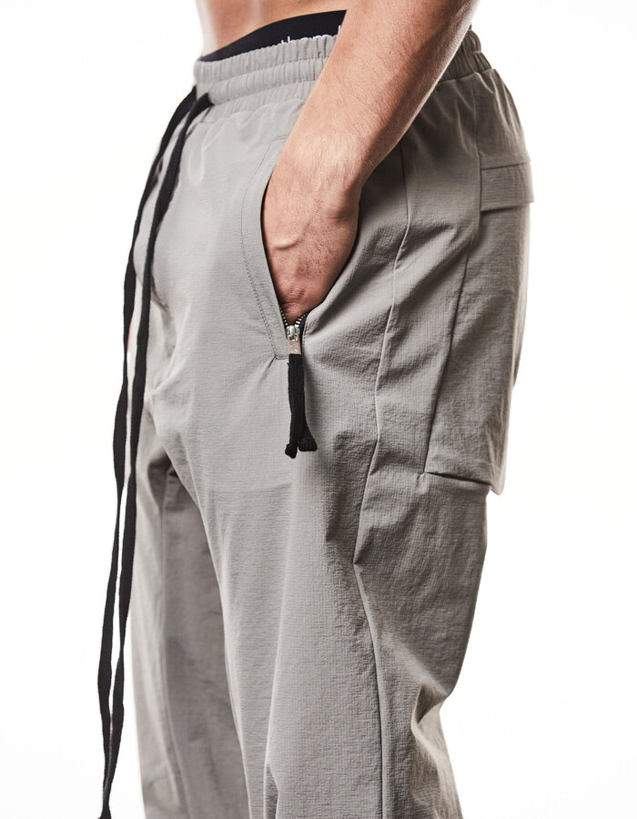 THOM KROM STRETCH NYLON RIP-STOP ZIP POCKET JOGGERS - ROCK