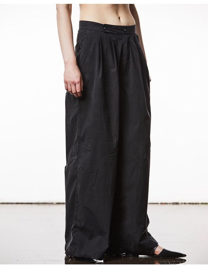 THOM KROM STRETCH POPLIN WIDE PLEATED TROUSERS