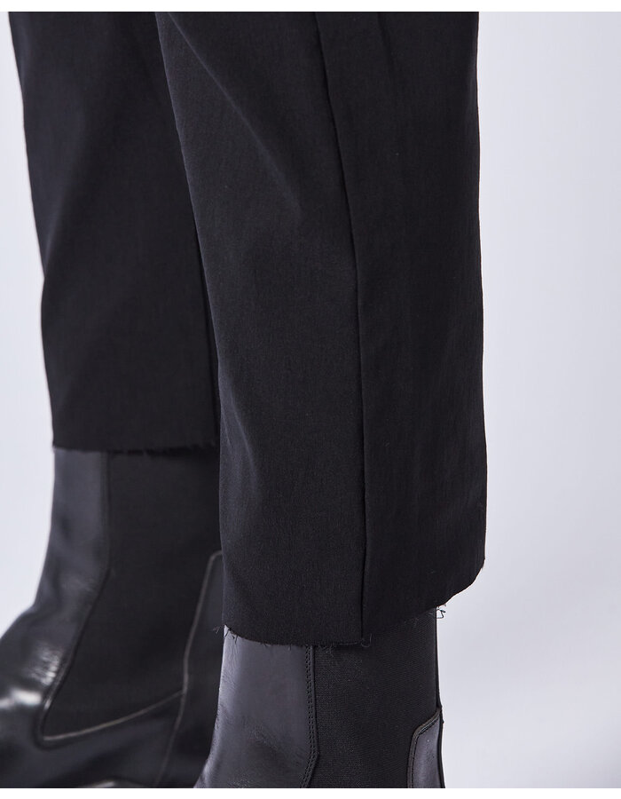 THOM KROM VISCOSE & NYLON 3D POCKET CROPPED TROUSER - BLACK