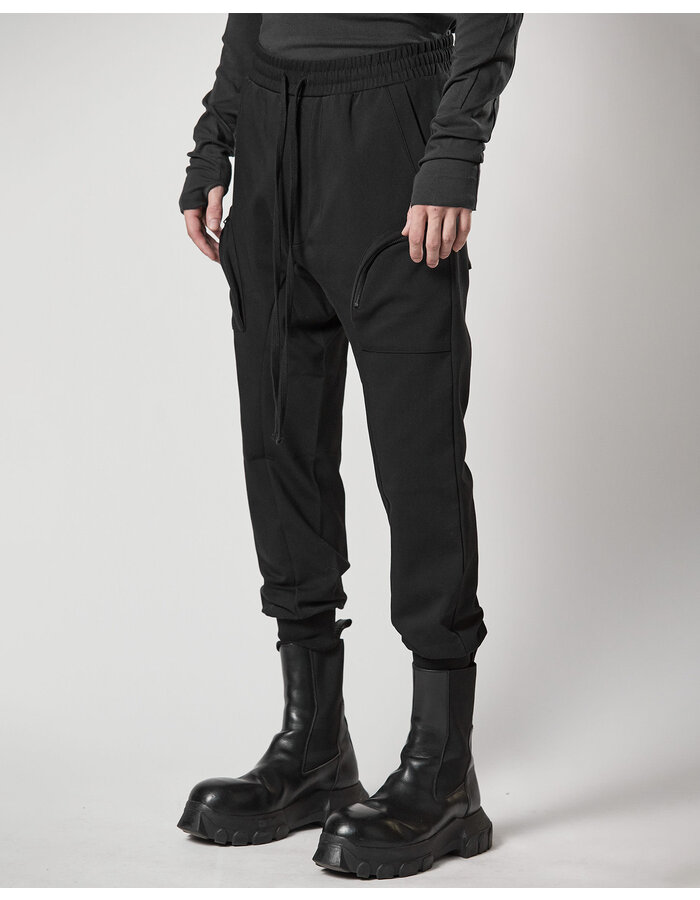THOM KROM CURVE ZIP POCKET FITTED CARGO JOGGER - BLACK