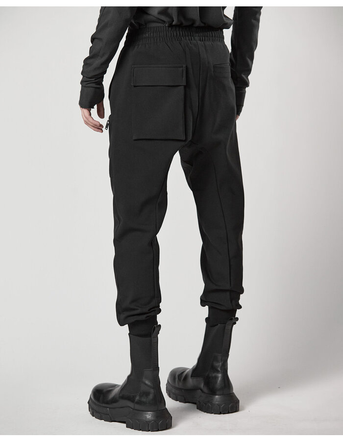 THOM KROM CURVE ZIP POCKET FITTED CARGO JOGGER - BLACK